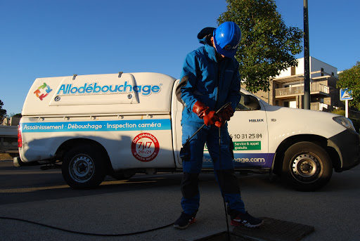 Intervention & service rapide pour un débouchage de canalisation à Bordeaux - WC bouché