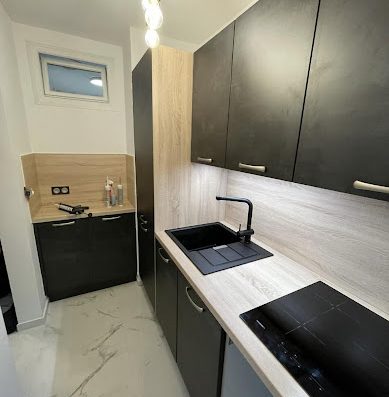 Les As Du Bâtiment offre des services de rénovation rapides et de qualité dans les Alpes Maritimes avec un tarif garanti et une finition propre.