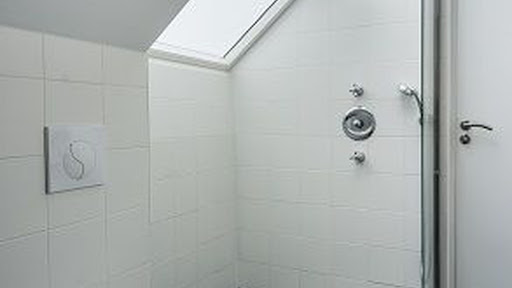 À la recherche d'un plombier près de Malakoff ? Réalisez des économies d'eau avec la rénovation complète de vos équipements de plomberie en PVC et acier.