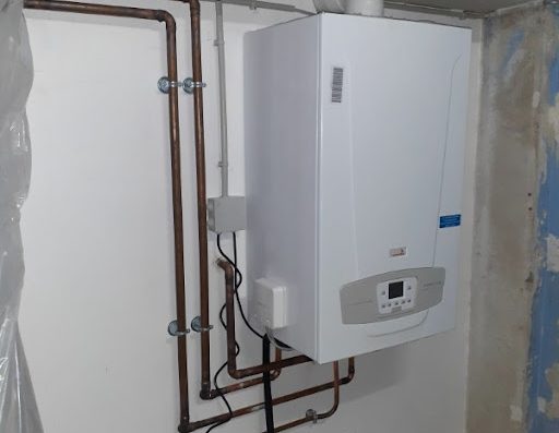 AMT Énergie Plus - Votre plombier & électricien expert en génie climatique et électrique à Langeais. Installation et la réparation.