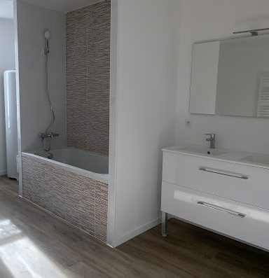 Spécialisée dans la rénovation intérieure complète et la maitrise d'ouvrage sur Bordeaux métropole et la Gironde