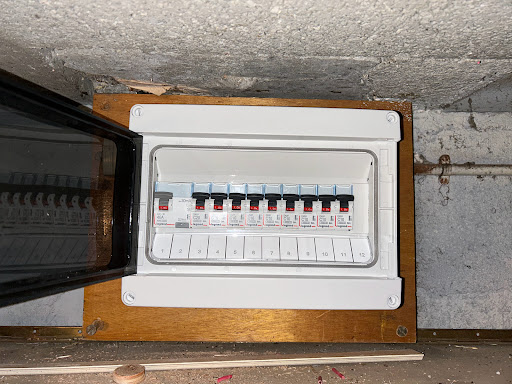 Vous recherchez un plombier qualifié pour vos travaux ? L'entreprise ARTIMOND SERVICES est à votre service à Eaubonne et aux alentours pour tous vos projets.