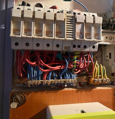 Électricien Neuilly propose des services d'électricité