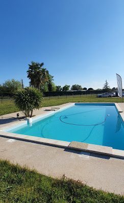 Découvrez les piscines proposées par votre pisciniste à Bergerac Piscines Serrigny