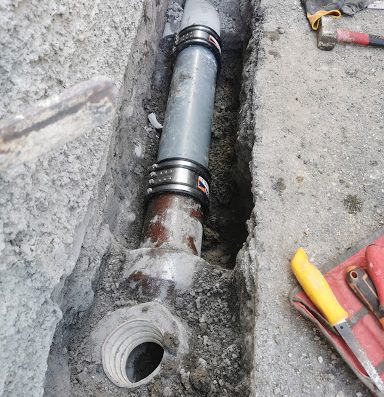 Faites appel à notre entreprise de plomberie pour un raccordement au tout-à-l’égout ou un débouchage de canalisations. Curage fosse septique