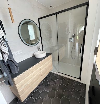 SARL Angebault Plomberie : Spécialiste en Salles de bains sur mesure & Plomberie Sanitaire en Ille-et-Vilaine 35 - Devis GRATUIT en ligne ou au 06 98 63 78 13