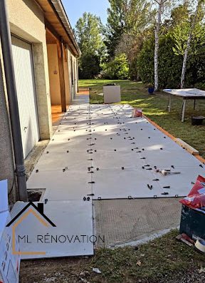 Je transforme vos espaces de vie avec des solutions sur mesure. Découvrez mes services de rénovation de peinture